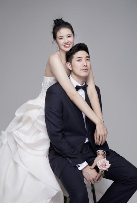 新金牌娱乐观察家|女排明星张常宁情人节官宣婚讯,透露婚礼日期,老公身高2米1