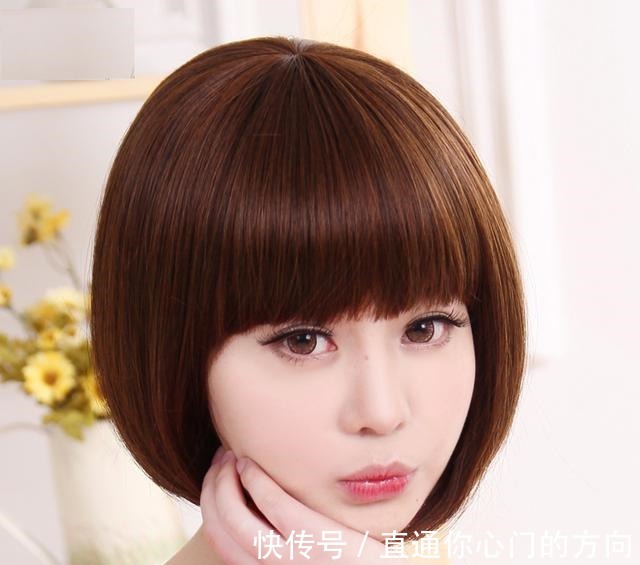 气质 奔五的妈妈别再留过时的发型!今年流行这4款,显气质更显年轻!