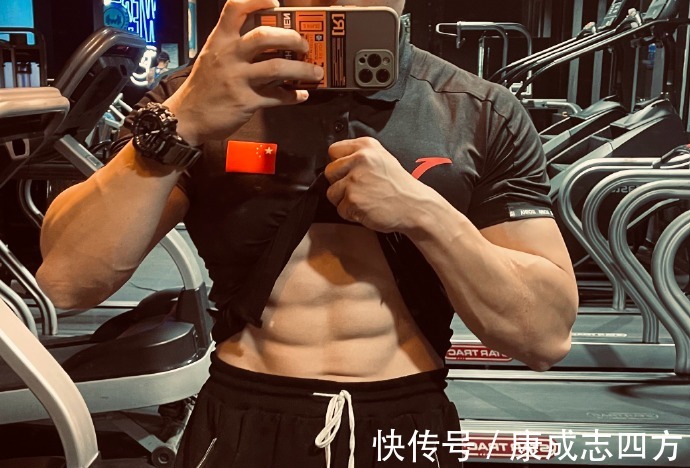 训练|身高不够肌肉来凑，擅长力量训练，拥有高耸入云的迷人斜方肌！