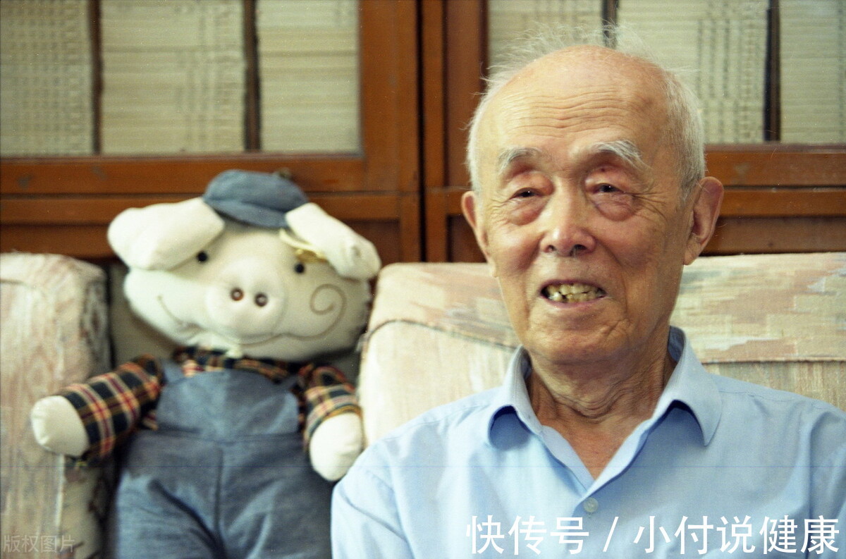 脑细胞|“北大终身教授”99岁季羡林养生秘诀:5个偏方,福寿安康