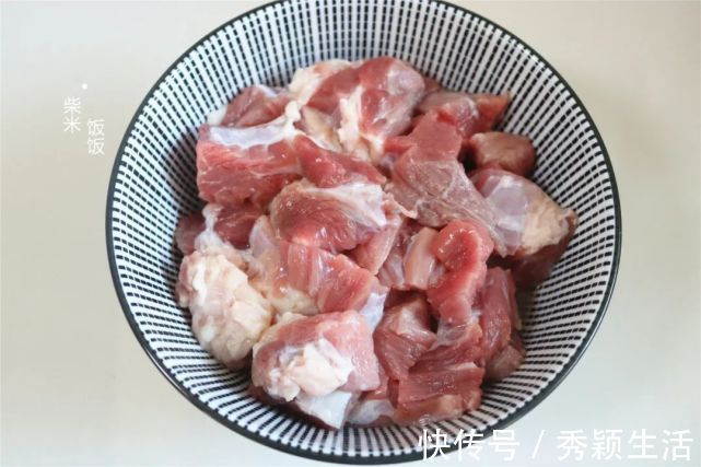 西红柿|牛肉怎么做好吃？加这两种食材一起炖，做法没难度，一准好吃