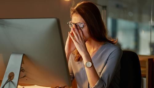 头发冒出四大信号,危害自己的“肝肾”健康,抓紧五个办法挽回