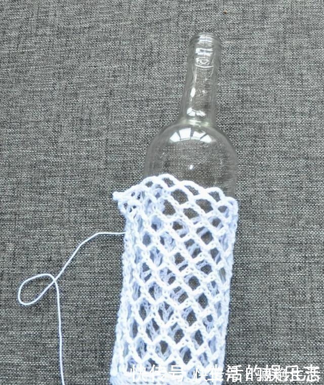 给普通的废旧玻璃瓶穿件衣服，颜值翻番！DIY变废为宝手工制作！