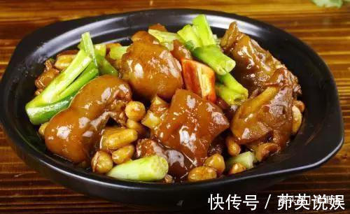 番茄烩金针菇|给家人做的晚餐，美味有营养，简单实惠还健康，家人吃得超满足