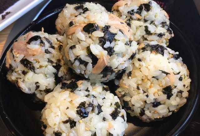 自制早餐营养球,4种食材拌一拌捏一捏,做上班族便当最好了