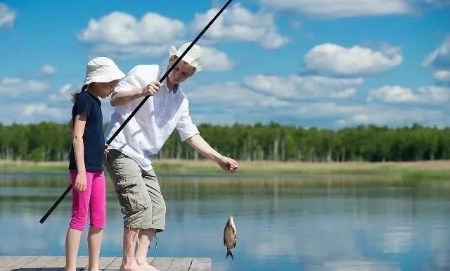 冬季别用蚯蚓,“3招”是钓鱼的关键,用上渔获翻2倍,越冷越上钩