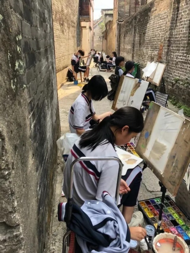 写生@"外师造化 中得心源" :20级象贤中学美术生沙湾古镇写生作品汇报展