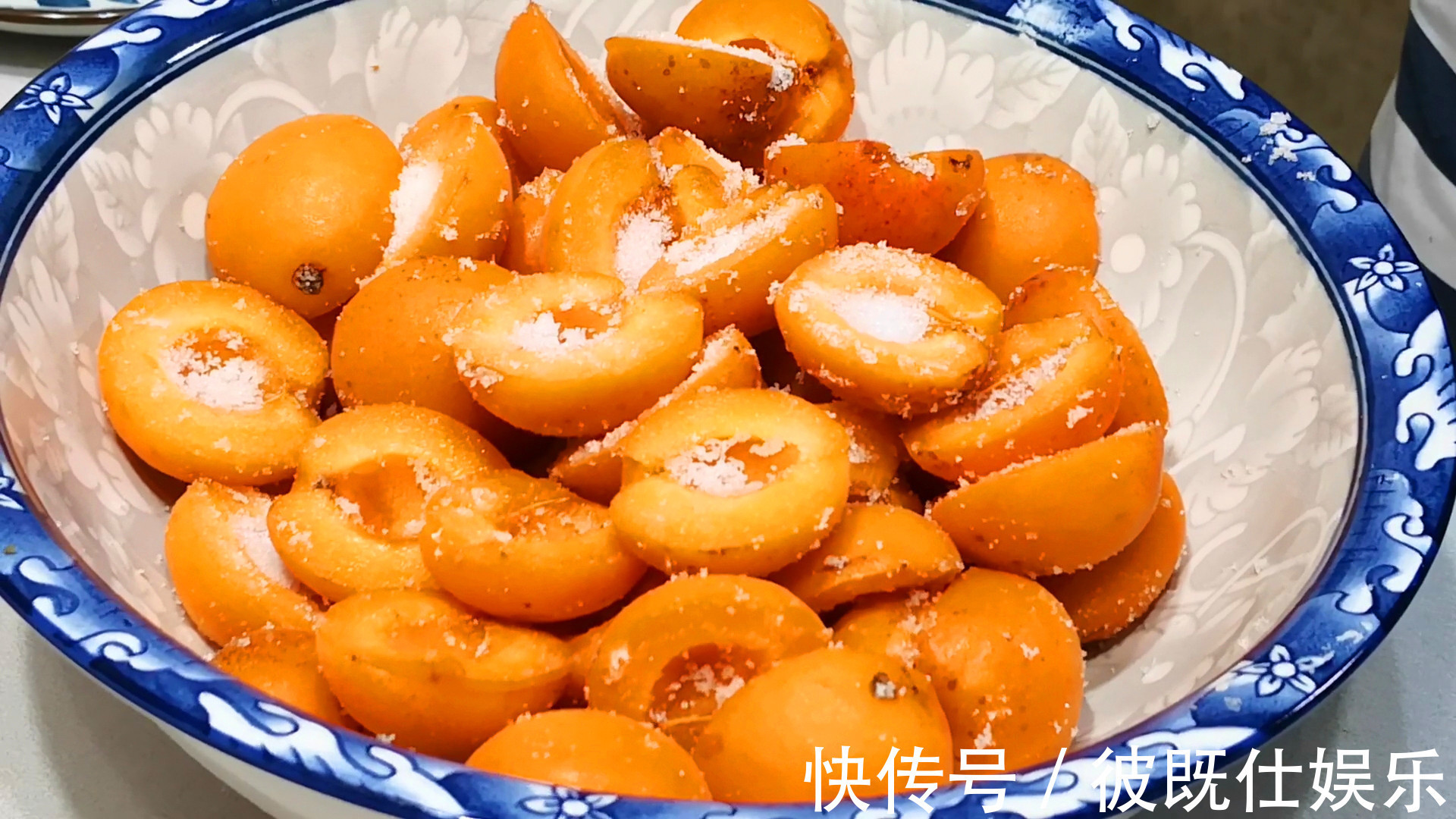 6月此果正当季,营养极高,才1元一斤,煮一煮存起来,好吃又方便