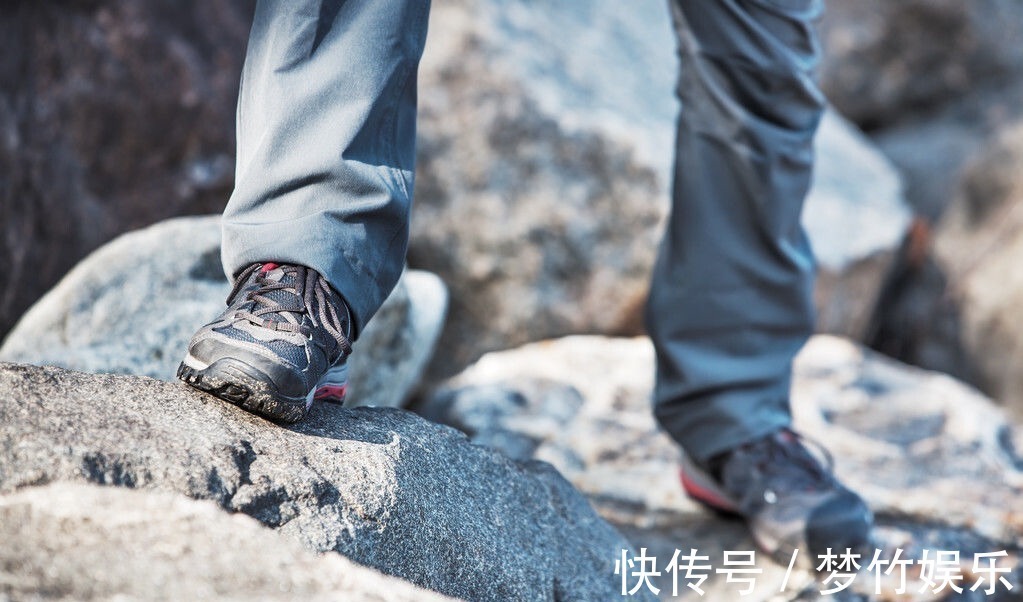 热水泡脚|养生保健从养脚开始,医生建议:做好这4件事,让你拥有一双好脚