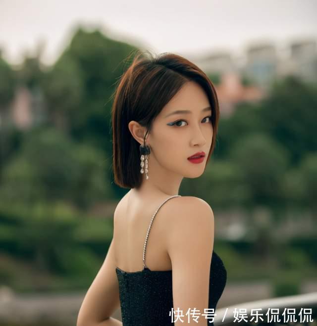 看上去阳光的女生,基本上都有这3个特征,让你比同龄人更显年轻