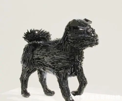 玻璃瓶|破碎的玻璃渣,在艺术家的手中,变成精美绝伦的动物雕塑