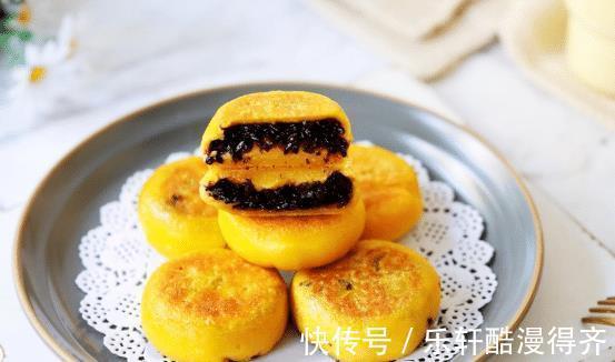 好吃|甜香滋养，无油紫米馅南瓜饼，制作简单还好吃