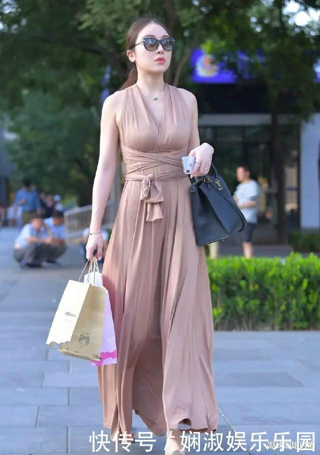半身裙|“婴儿肥”的包臀裙美女，有设计感的才时髦好看，搭配容易