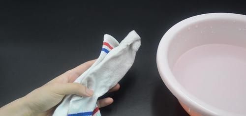 袜子|夏天穿过的袜子又脏又臭？教你一招，不仅干净还没臭味，太实用了