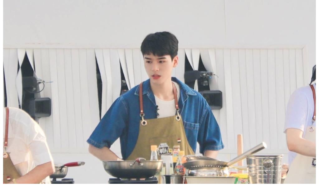 《中餐厅5》“炒作”大于炒菜,嘉宾相处太尴尬,收视悬了?