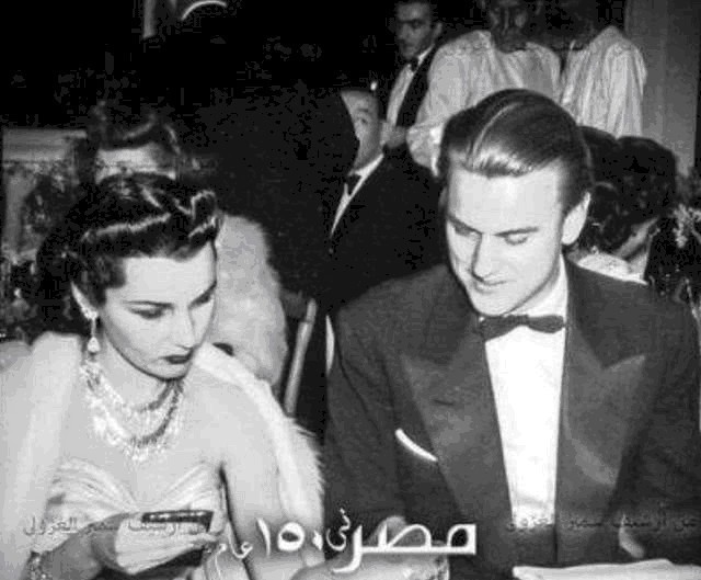 法丝亚公主|她风华绝代,颜值不输费雯丽,贵为埃及公主伊朗王后,却晚景凄凉