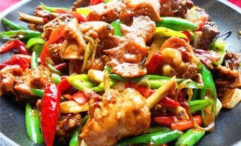 辣炒鸡片，地三鲜，家常红烧豆腐，凉拌海蜇的做法