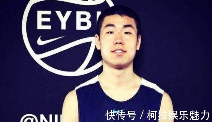 中国男篮|北控新援自宣登机,六人身高过2米20,王泉泽伤愈回归