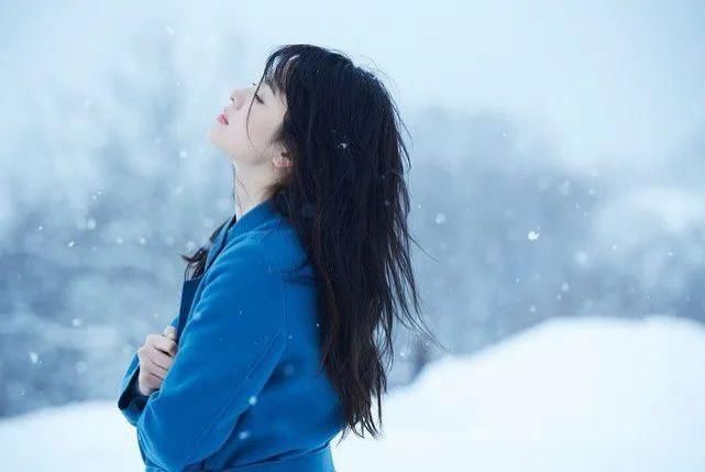 蓝白|乔妹的蓝白配,梦回《那年冬天风在吹》