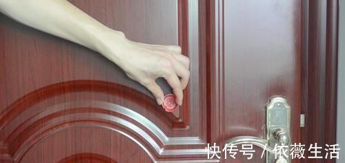 塑料|出门总是忘记带钥匙,只需一个塑料瓶盖,轻松解决大烦恼,学学吧