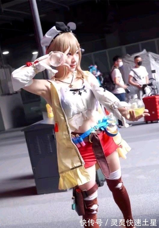 安小辰|你敢不敢放出第1次cosplay和最近1次的对比图一入“C圈”深似海