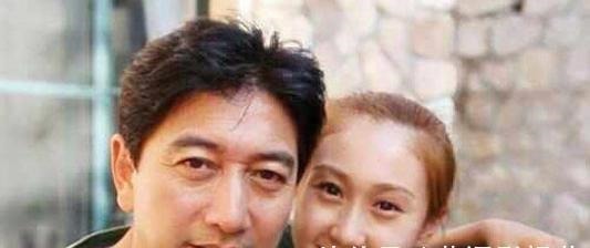 “央视王牌主持”水均益一月的收入，有多少钱说出来别不信！