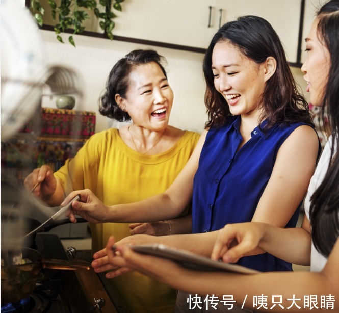 上门|医生说:化妆虽美,若卸妆不彻底,这些眼病很易找上门!