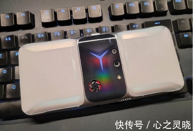 产品|半年时间降价1300，高配旗舰的无奈，18GB+256GB