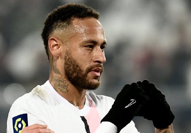 巴薩|皇馬迎來好消息！三名大將明夏將離隊，騰出的薪資剛好夠給姆巴佩