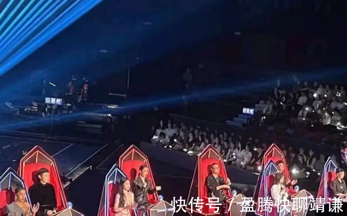 黃霄云|頂流吳莫愁如今怎么了,縣城跑場!