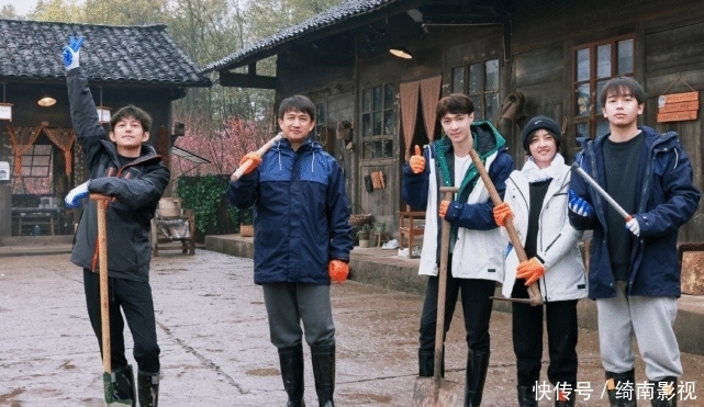 《向往的生活》张艺兴与彭昱畅张子枫相处尴尬,张子枫没存在感