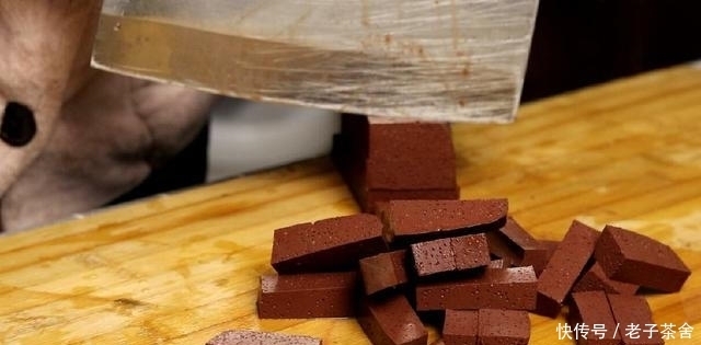 猪血和此菜才是绝配,5块钱炒一盘,补铁助消化,我家一周吃2次