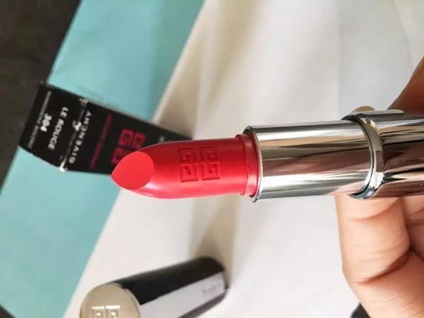 dior 最爱用的口红色号推荐:这些超级显白的口红,都是黄皮妹子的最爱