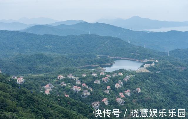 刘叔|为了养花卖掉老房子,在郊区买套别墅,住两年多,后悔了