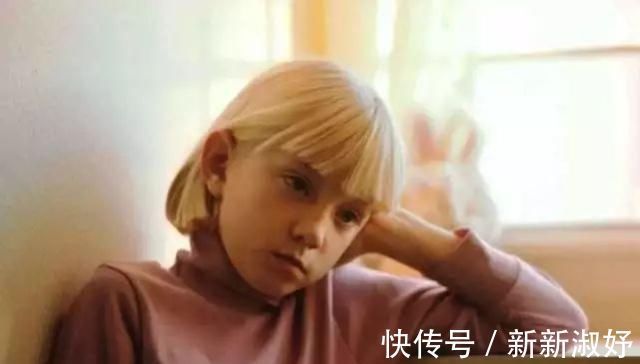 行为|什么样的父母养出了自卑的孩子有这五种行为的,要注意了