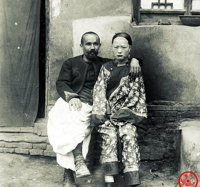 当街|清末老照片：慈禧太后在颐和园赏雪，八国联军当街欺辱妇女