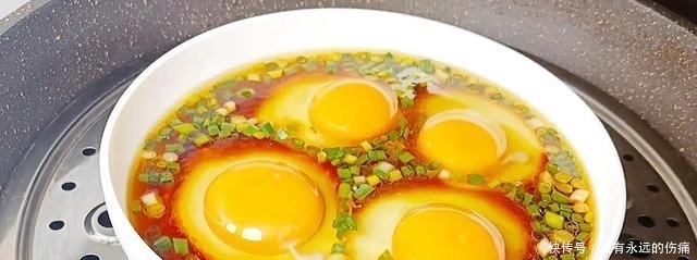 鸡蛋很火的新吃法,饭店1份38,在家做仅需6元钱,出锅就抢光