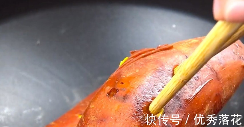 想吃烤红薯没有烤箱也能做！香甜软糯还“流糖”，不输外面卖的！