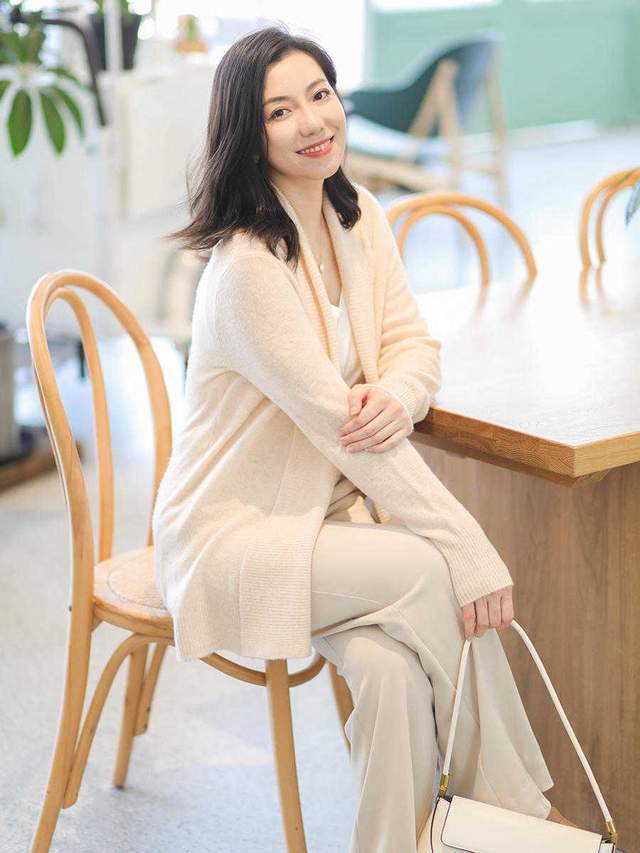 我们不一样|优雅不分年龄,条纹衬衫搭配阔腿裤显高又显瘦,还能提升气质感