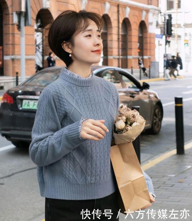 日常穿搭怎么穿才高级？没必要装嫩，简约的针织衫穿搭就很不错