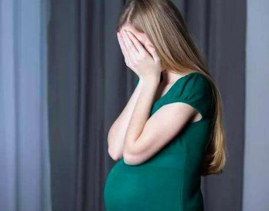 自然规律|只有女的才能怀孕哥伦比亚女模特老公怀孕8个月，真相让人很意外