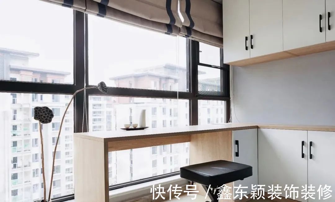 客餐厅|110平三居室，花11万精装房改造，卡座+餐边柜设计，温馨实用！