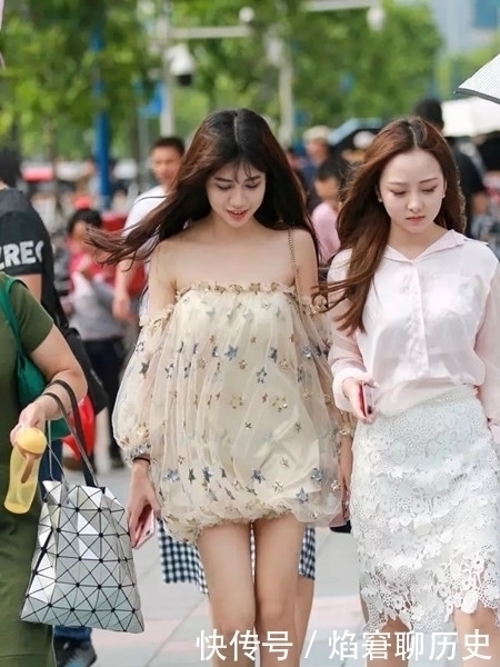 展示|街拍，甜美的小姐姐展示知性与温柔，时尚的穿搭女神范尽显