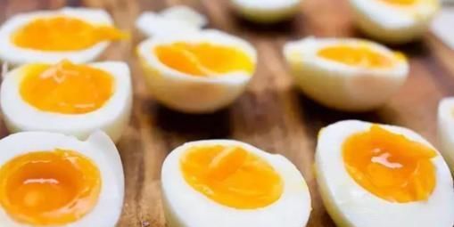 鸡蛋煮熟后，放多久会变质？时间没你想的那么长，别再拖着了