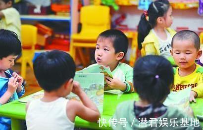 脱下|4岁女儿放学回家哭泣,大喊“我想尿尿”,脱下裤子后妈妈崩溃