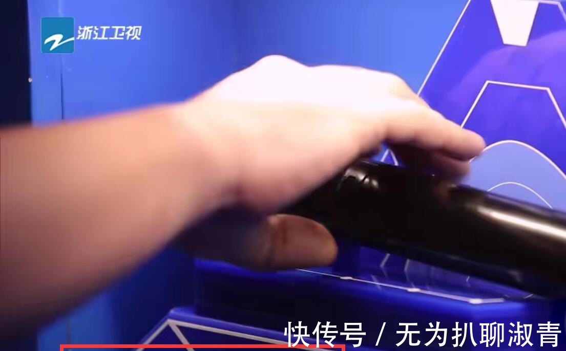 依加输得意难平？其实四位导师都有暗示，只不过李克勤挑明了而已