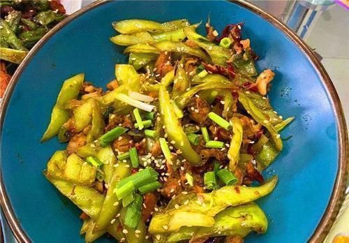 豇豆炒肉丝|老公请同事来家里吃饭,我下厨做一桌菜,上桌却说我精明过头了