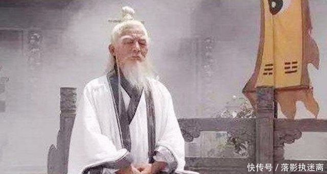 相师路过一地,大惊:此地六百年后必出皇帝!