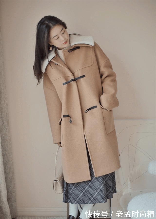 大衣|“大衣+呢子裙”优雅又时髦,穿出气质美