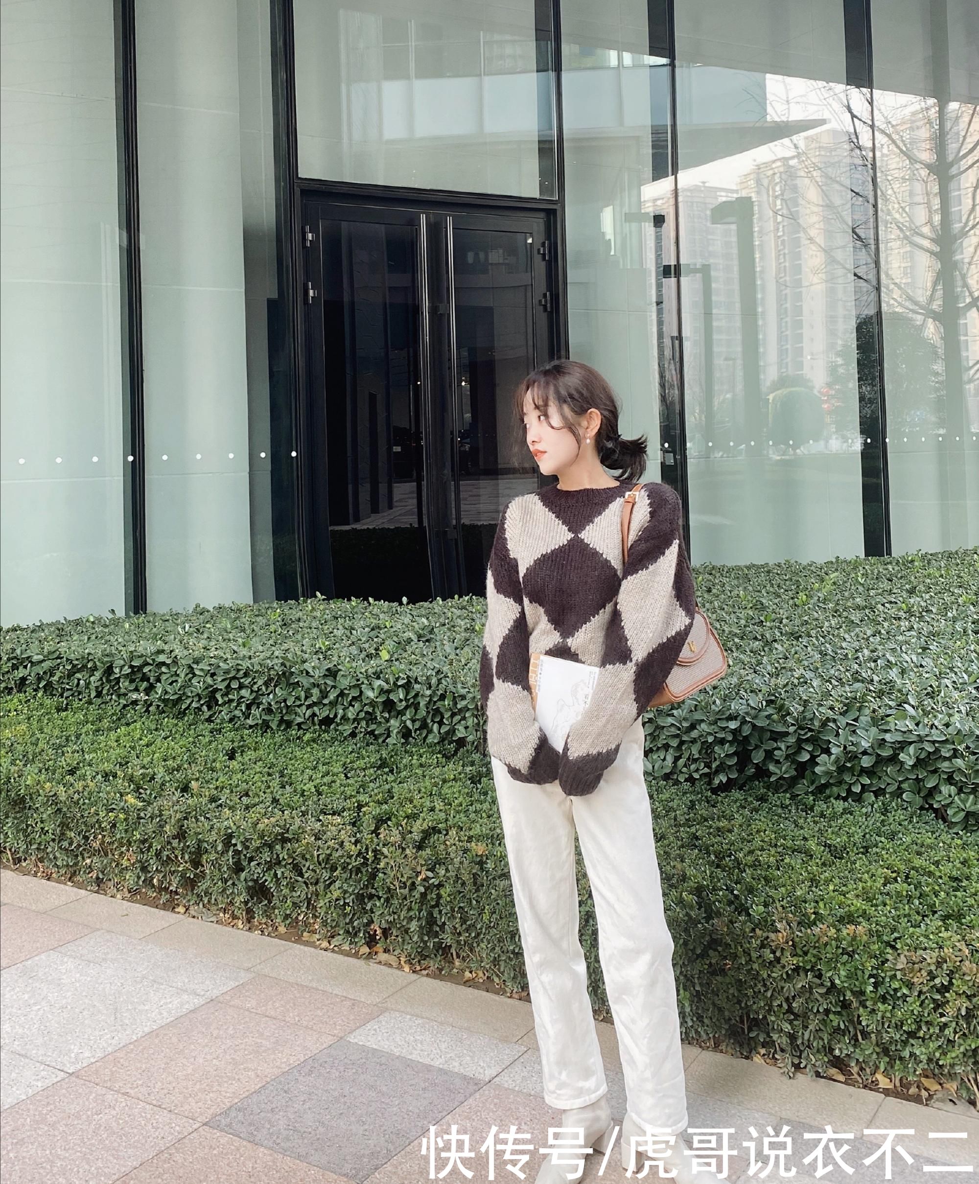 30岁女人更适合“知性风”穿搭，日常职场两不误，谁穿谁优雅